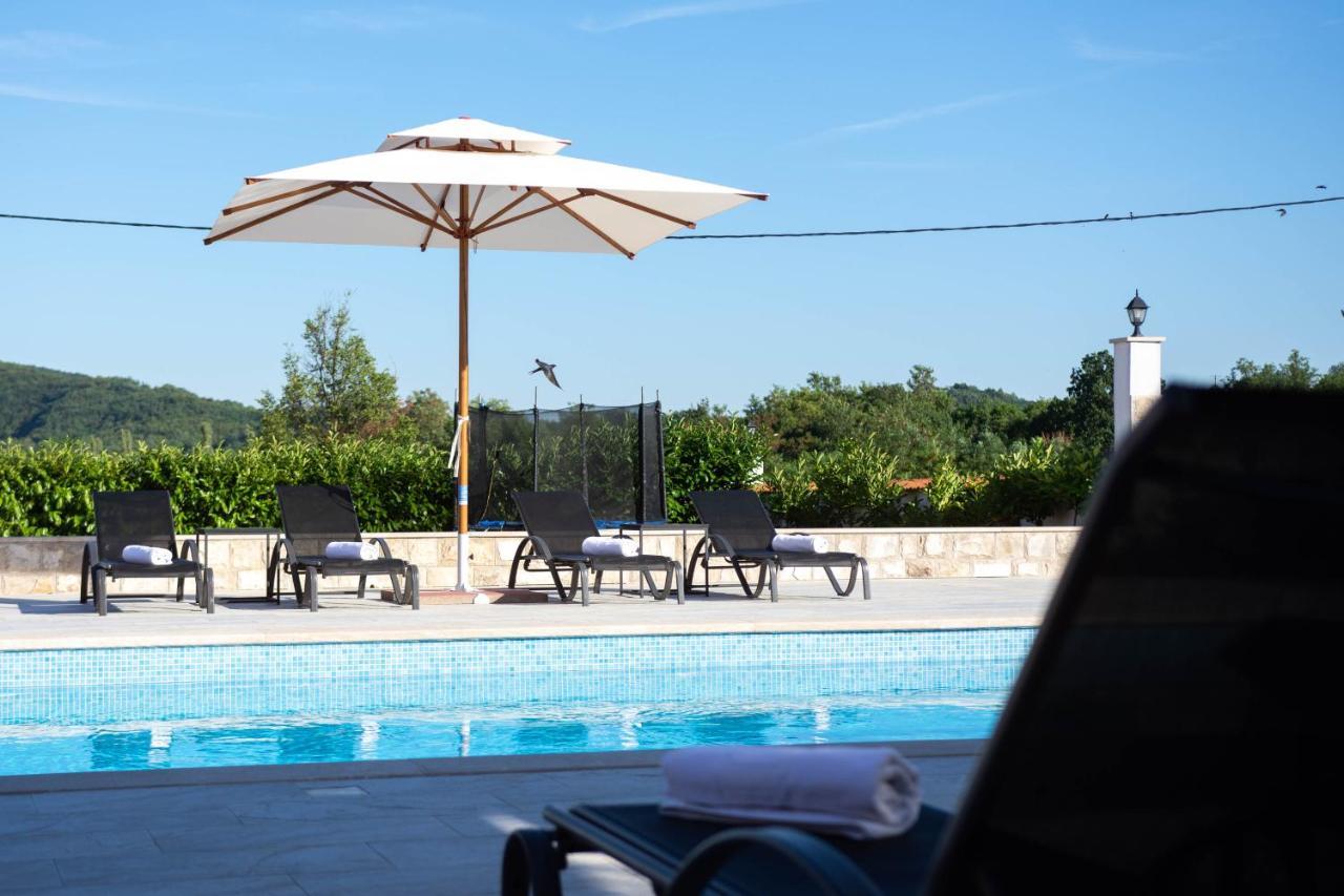 Vacation Villa Matic With 7 Bedrooms Sinj Kültér fotó