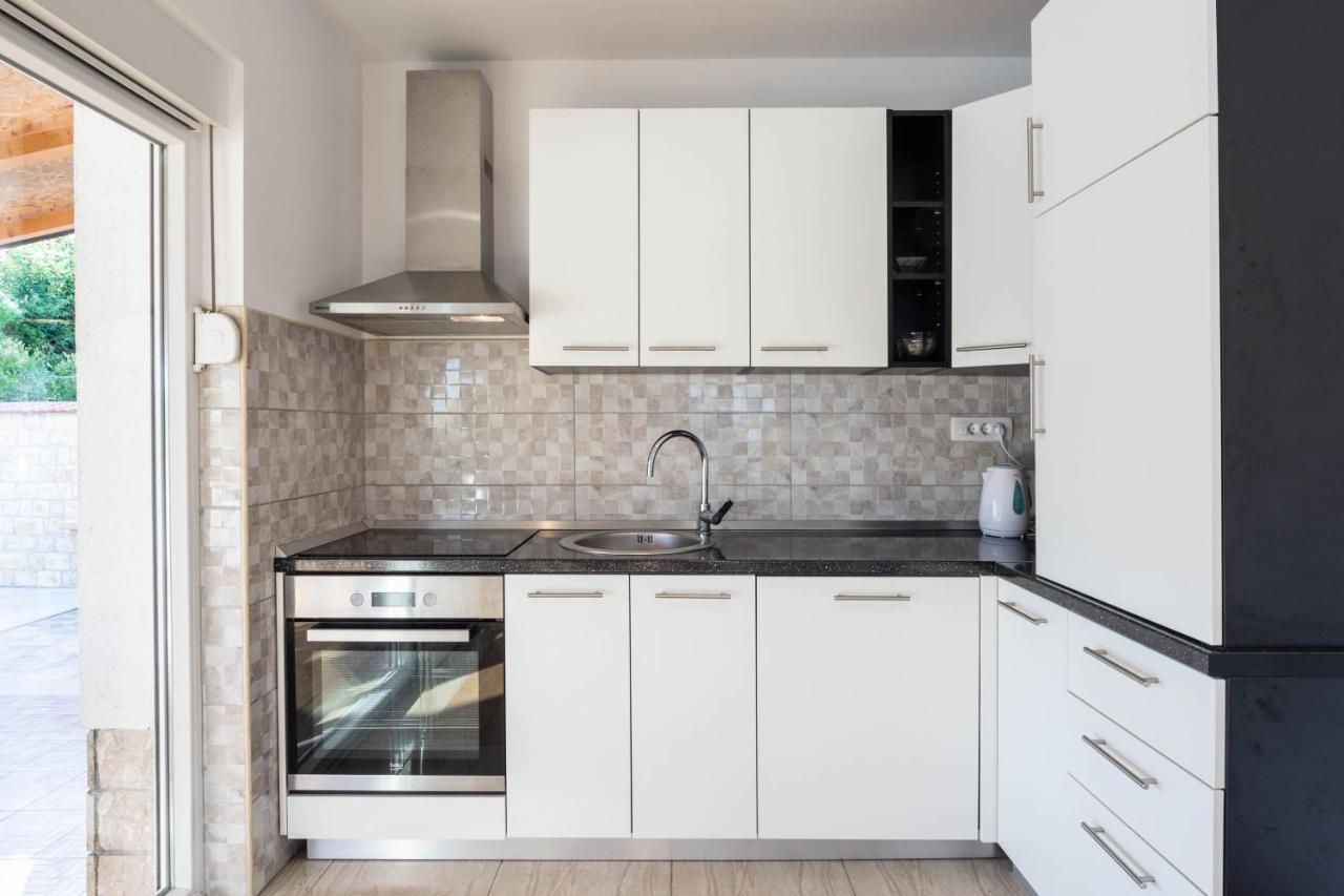 Vacation Villa Matic With 7 Bedrooms Sinj Kültér fotó
