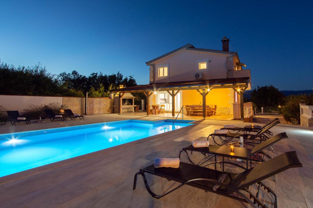 Vacation Villa Matic With 7 Bedrooms Sinj Kültér fotó