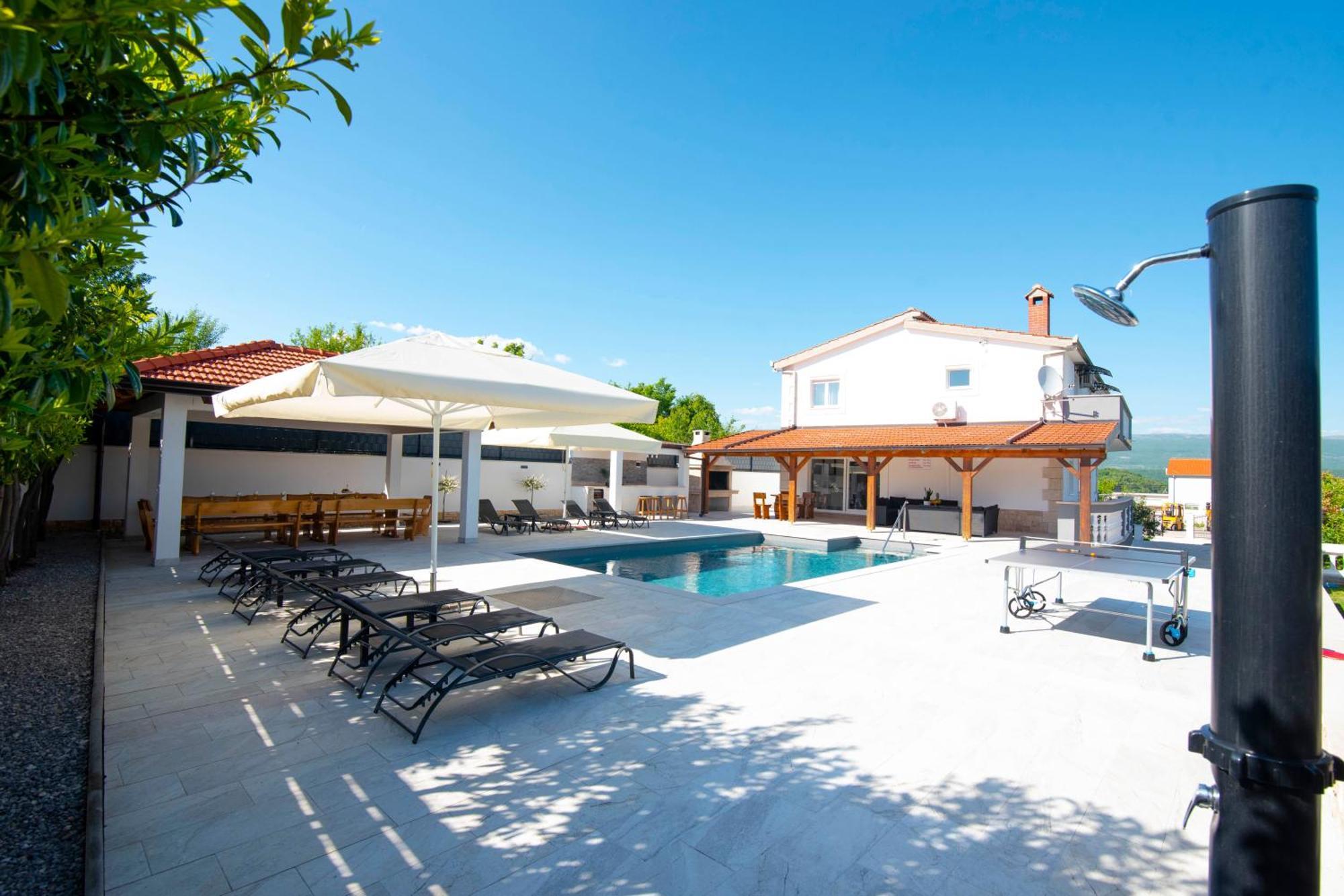 Vacation Villa Matic With 7 Bedrooms Sinj Kültér fotó