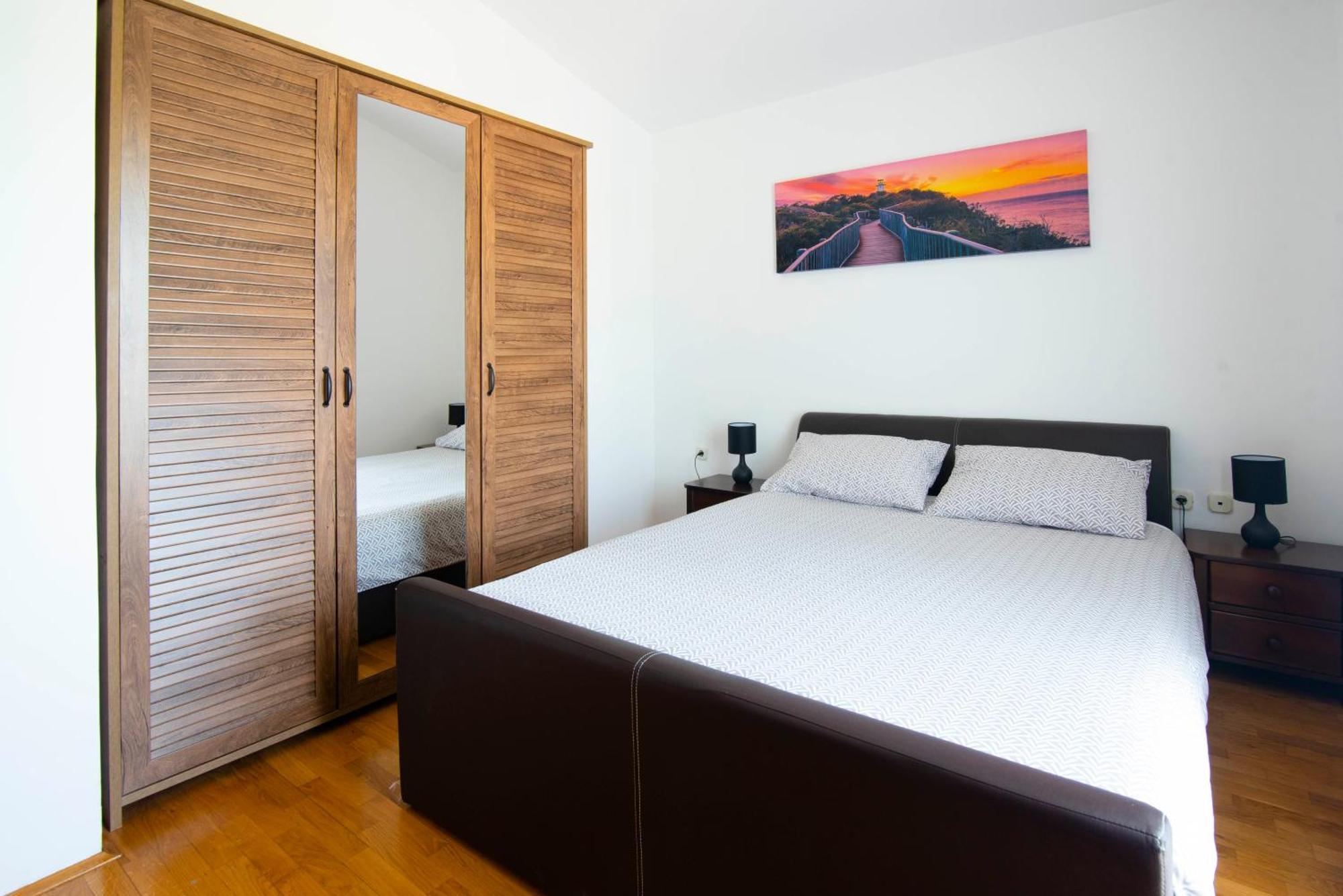 Vacation Villa Matic With 7 Bedrooms Sinj Kültér fotó